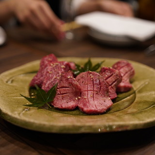 炭火焼肉 久