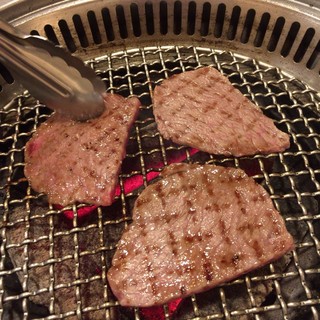 本牧亭。