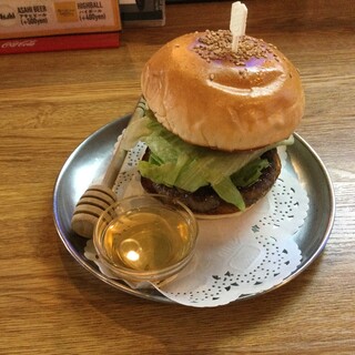 ハニービー