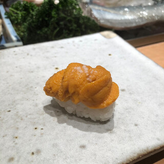 鮨 魯山 新宿店