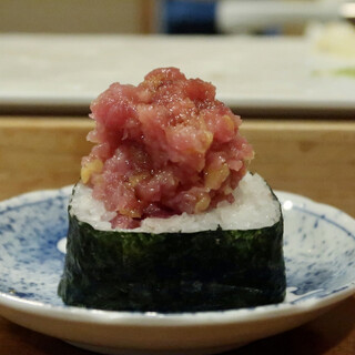 鮨 波づき