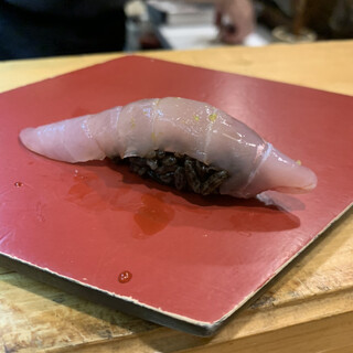 墨や