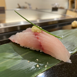 鮨隆