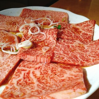 焼肉 東京山
