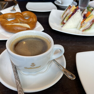 Cafe AMADEUS STORY