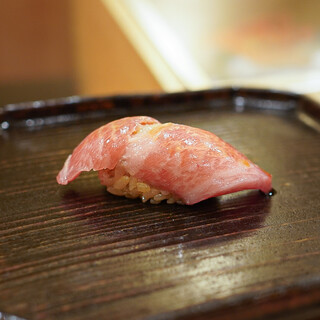 鮨 鈴木