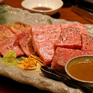 和牛焼肉KIM 白金本店