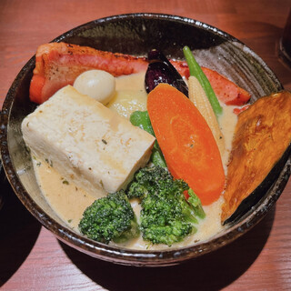 イエロー