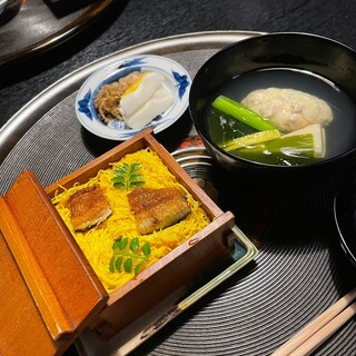 瓢亭 本店