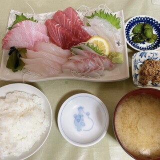 まるいち食堂