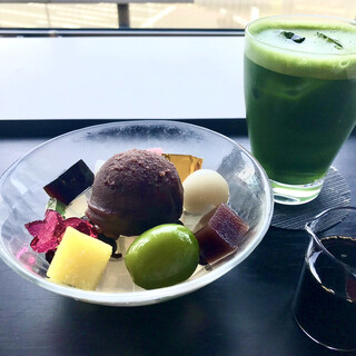 カフェ EAST 百名店