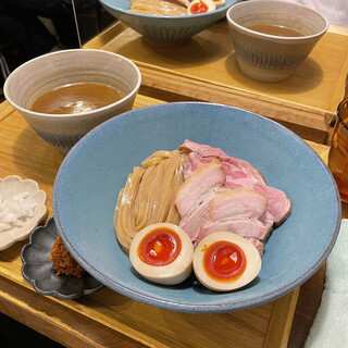 いかれたヌードル フィッシュトンズ
