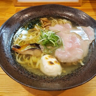 彩哲