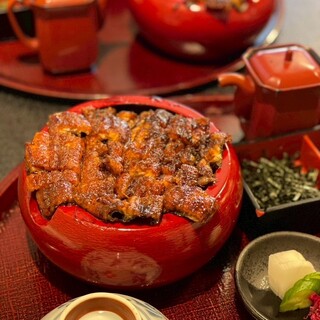鰻 木屋