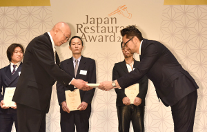 全国TOP50、部門別TOP1、そして全国TOP10の発表・授賞式