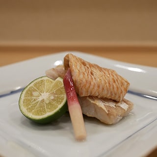 貴山